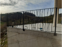 Ograje Dečman s.p. - Umetno kovaštvo in kovane ograje - Balkonske ograje - Primer sličice 030