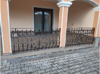 Ograje Dečman s.p. - Umetno kovaštvo in kovane ograje - Balkonske ograje - Primer sličice 032