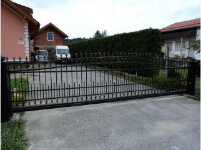 Ograje Dečman s.p. - Umetno kovaštvo in kovane ograje - Vrata - Primer sličice 044
